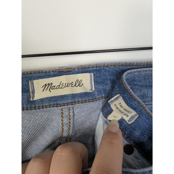 Madewell The Perfect Vintage Cropped Raw Hem Jean in Finney Wash (Altered) - Picture 6 of 7